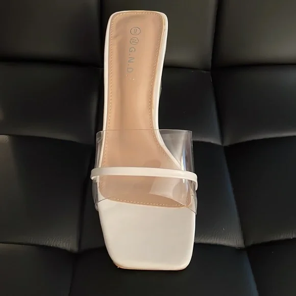 White Clear Heel - Picture 2 of 3